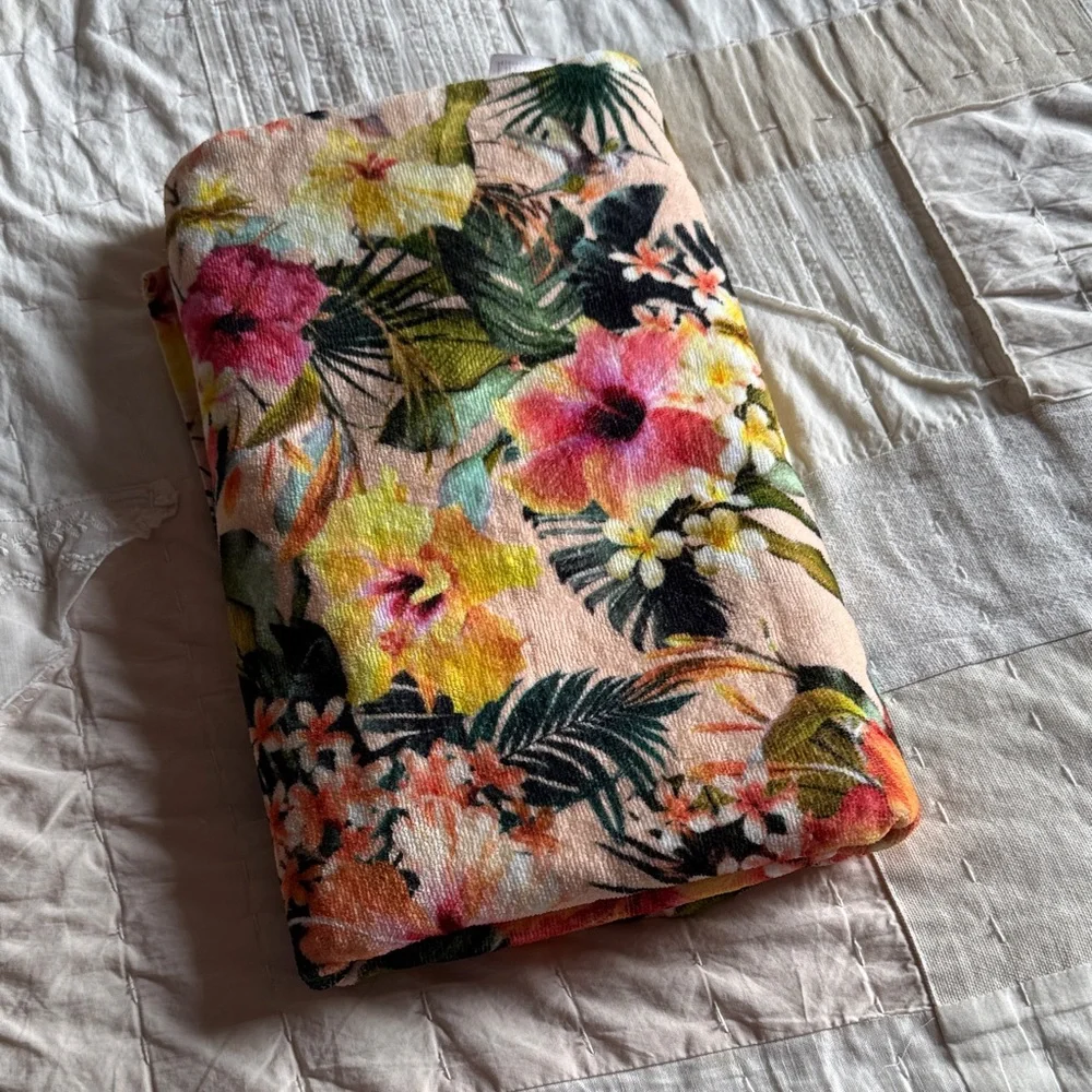 Molo Kids Floral Tropical Hawaiian Print Beach Towel